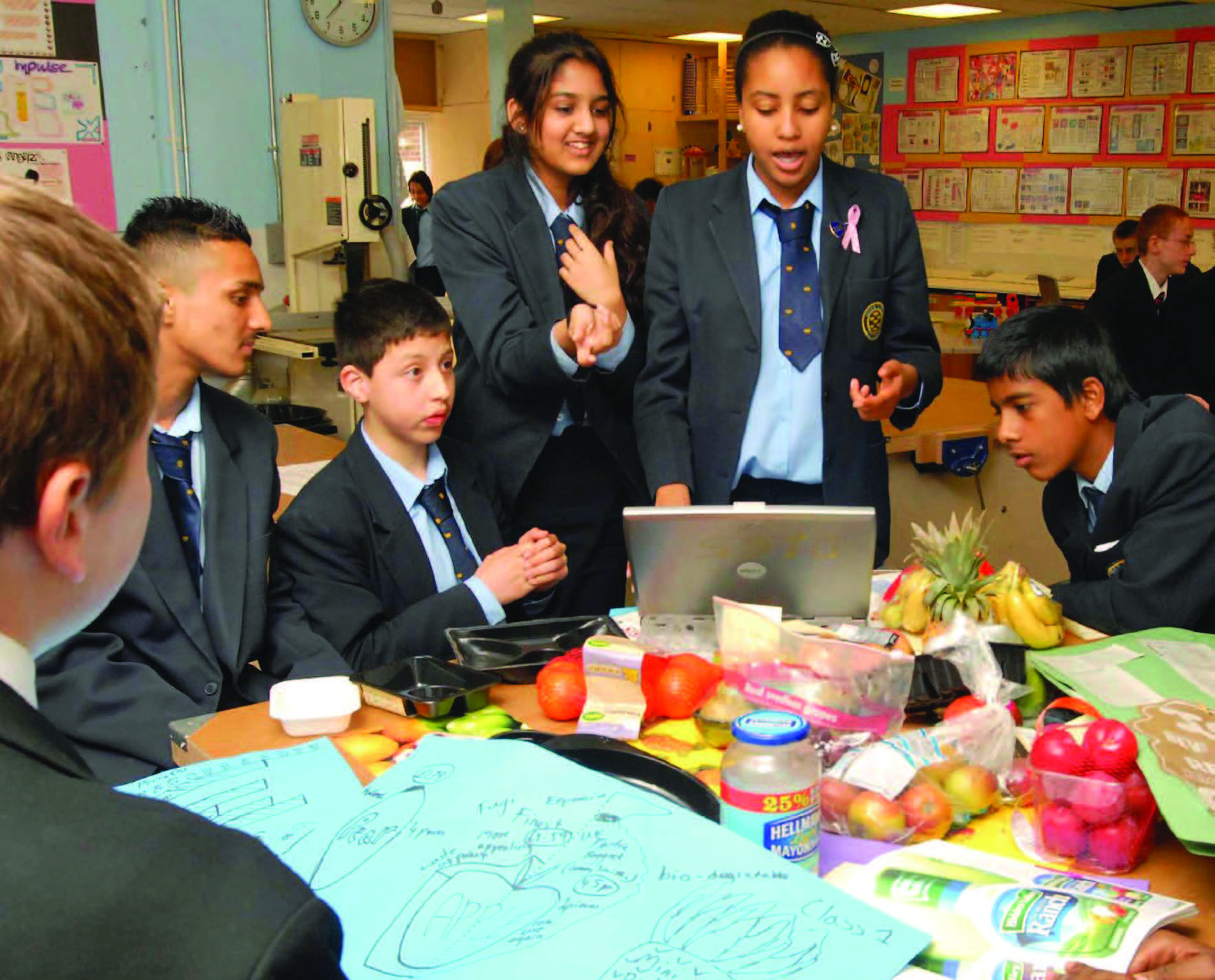 The CREST awards scheme Challenging gifted and talented students